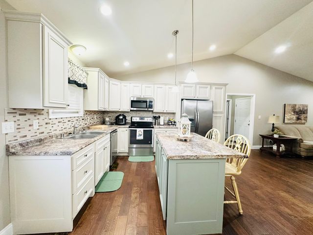 2209 Rooks Branch Road, Keavy, KY 40737