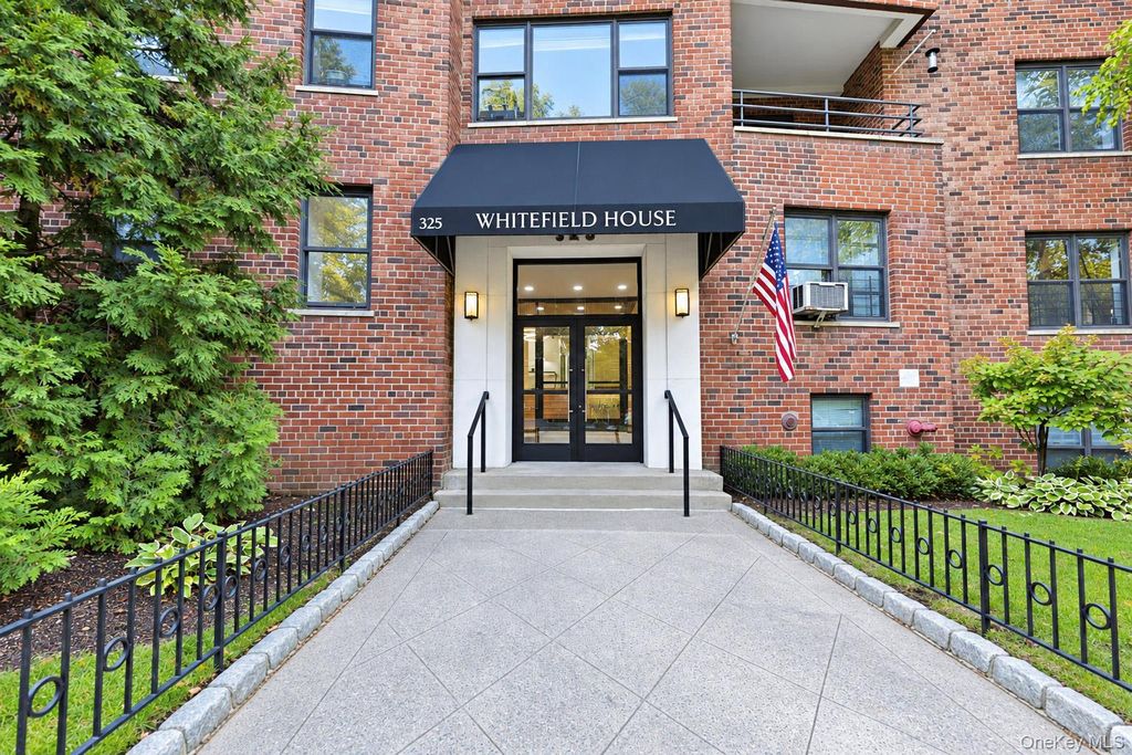 325 Main Street 2G, White Plains, NY 10601 — exterior
