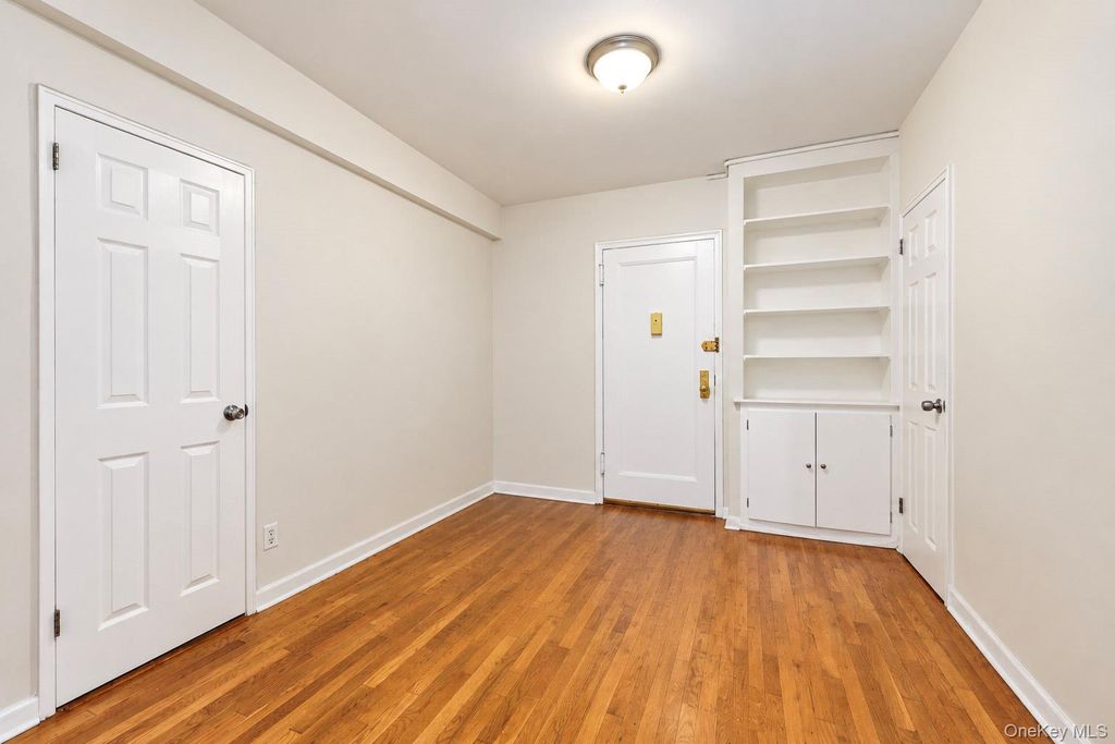 325 Main Street 2G, White Plains, NY 10601 — photo 5