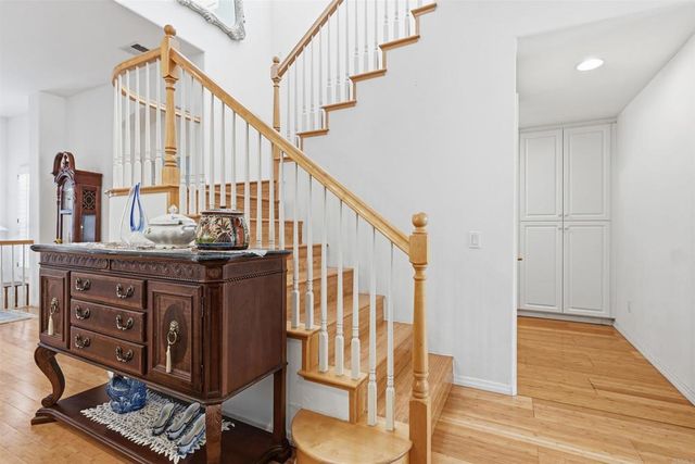 8010 Gilman Court, La Jolla, CA 92037