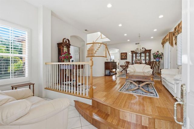 8010 Gilman Court, La Jolla, CA 92037