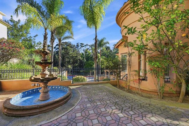 8010 Gilman Court, La Jolla, CA 92037