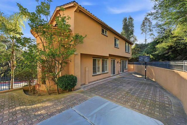 8010 Gilman Court, La Jolla, CA 92037