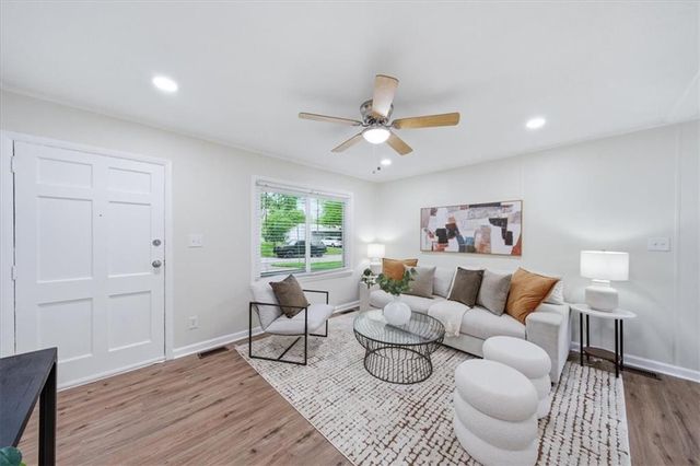 1736 Brook Street, Lawrence, KS 66044