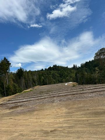 Redwood Highway 1101, O'brien, OR 97534
