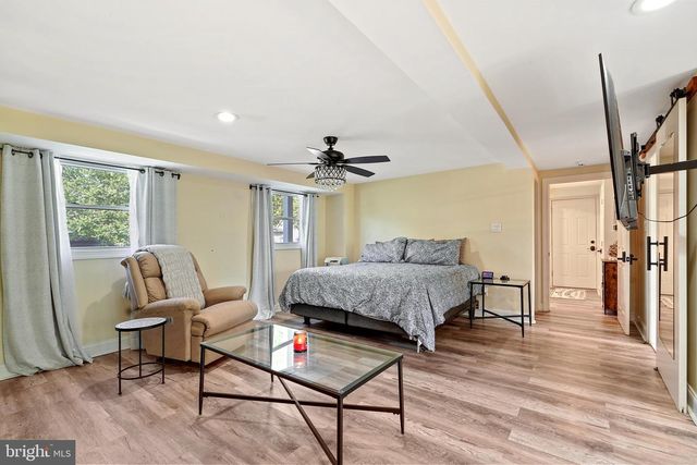 5 NEPTUNE LN, Willingboro, NJ 08046