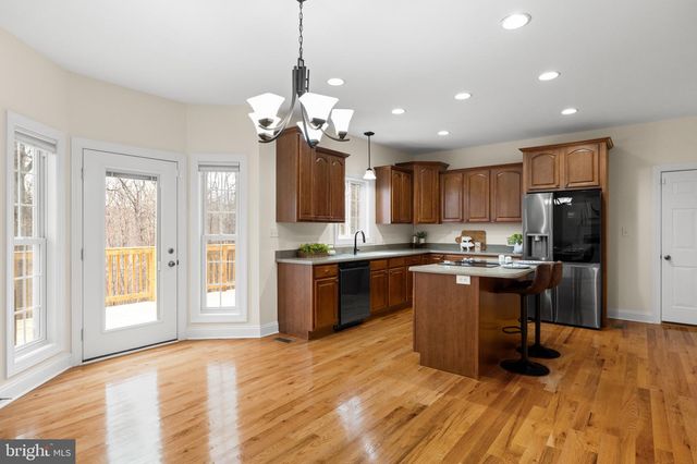 33 CAESAR RD, Harpers Ferry, WV 25425