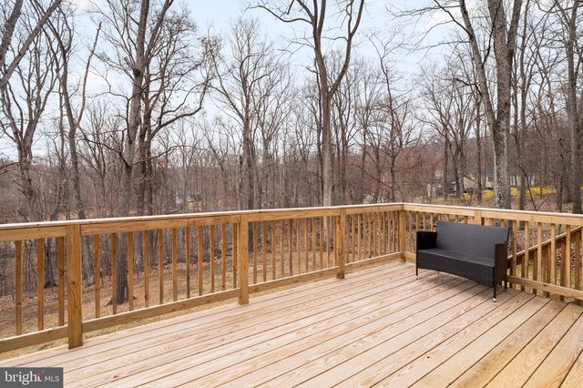 33 CAESAR RD, Harpers Ferry, WV 25425