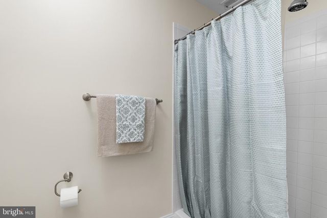 33 CAESAR RD, Harpers Ferry, WV 25425