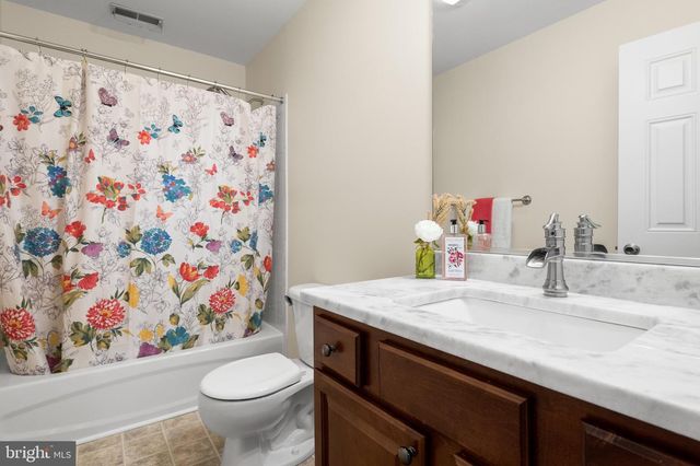 33 CAESAR RD, Harpers Ferry, WV 25425