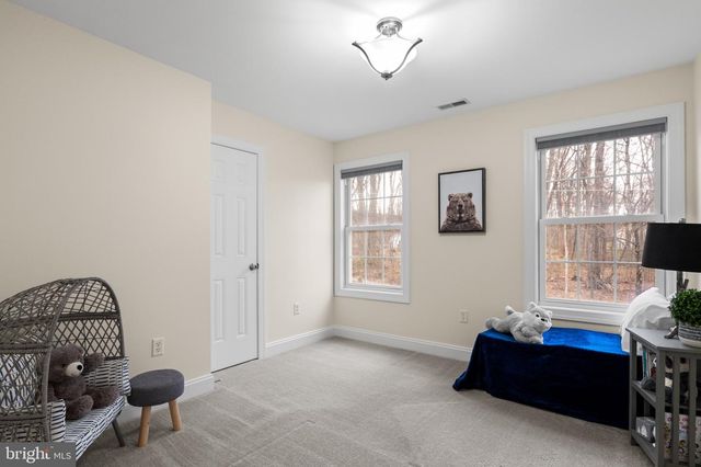 33 CAESAR RD, Harpers Ferry, WV 25425