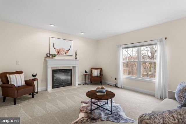 33 CAESAR RD, Harpers Ferry, WV 25425