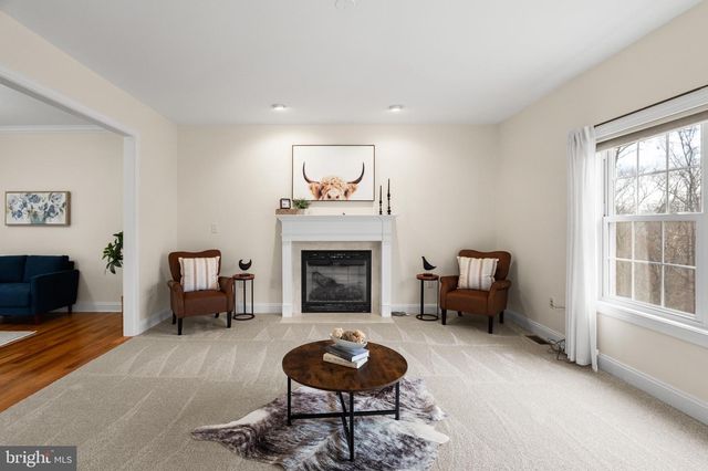 33 CAESAR RD, Harpers Ferry, WV 25425