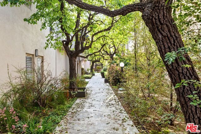 3166 S Sepulveda Boulevard 14, Los Angeles, CA 90034