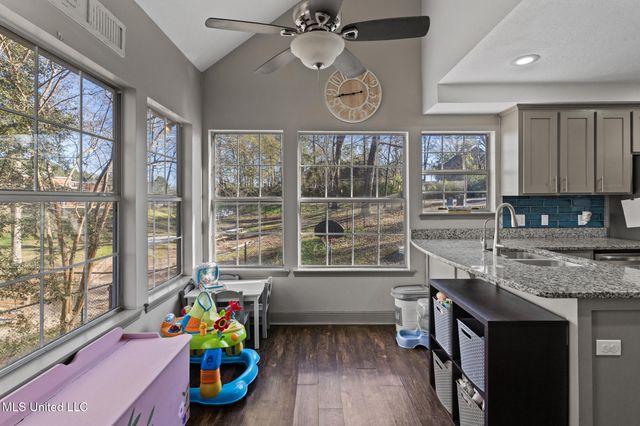 50 Leaf Lane, Hattiesburg, MS 39402