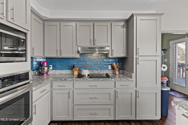 50 Leaf Lane, Hattiesburg, MS 39402