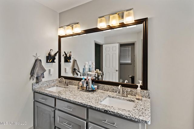 50 Leaf Lane, Hattiesburg, MS 39402