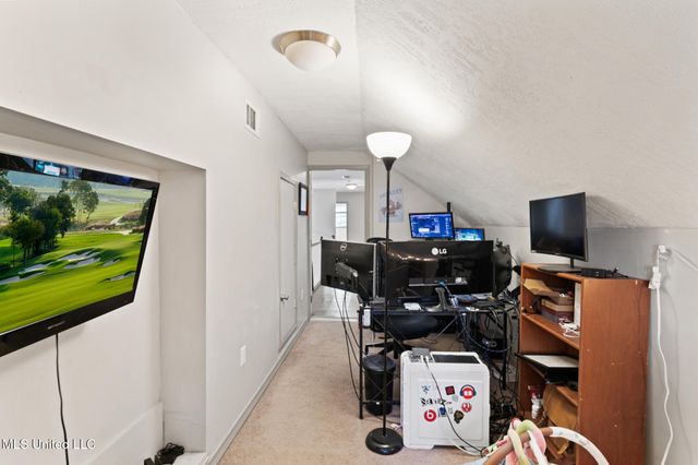 50 Leaf Lane, Hattiesburg, MS 39402