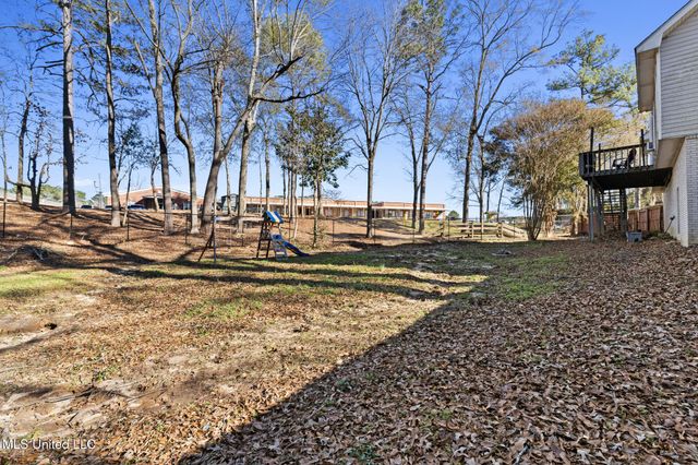 50 Leaf Lane, Hattiesburg, MS 39402