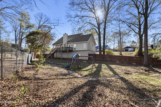 50 Leaf Lane, Hattiesburg, MS 39402