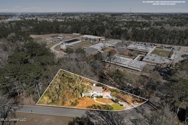 50 Leaf Lane, Hattiesburg, MS 39402