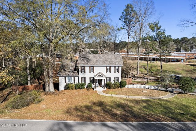 50 Leaf Lane, Hattiesburg, MS 39402