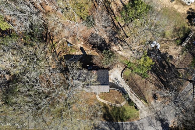 50 Leaf Lane, Hattiesburg, MS 39402