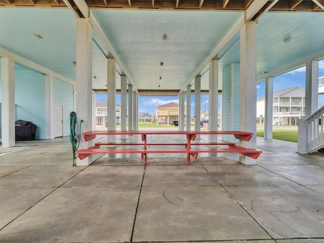 2276 Trinidad Drive, Crystal Beach, TX 77650