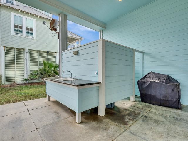 2276 Trinidad Drive, Crystal Beach, TX 77650