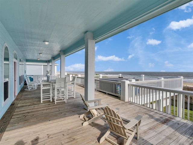 2276 Trinidad Drive, Crystal Beach, TX 77650