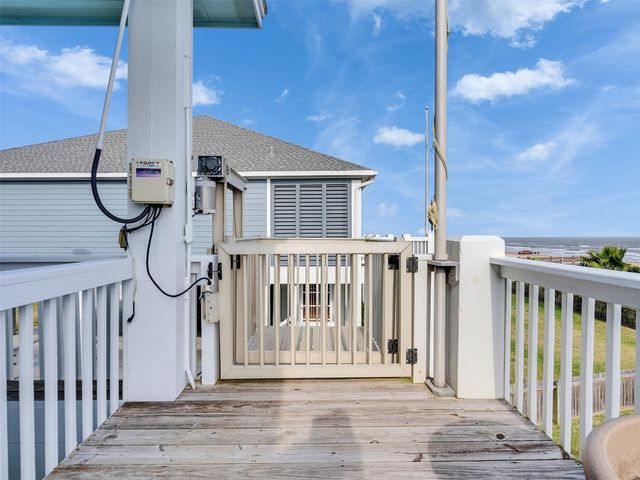2276 Trinidad Drive, Crystal Beach, TX 77650