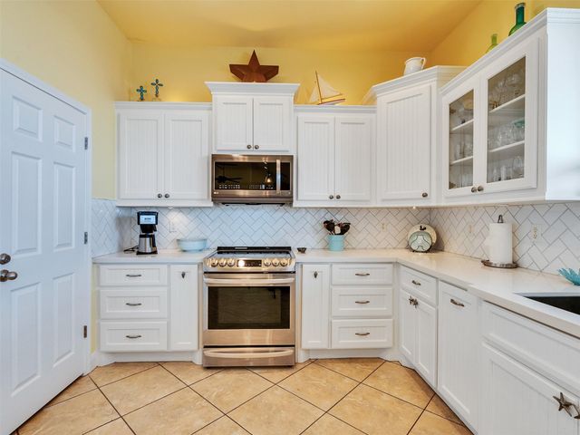 2276 Trinidad Drive, Crystal Beach, TX 77650