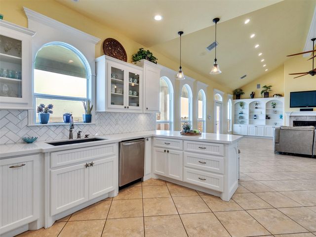 2276 Trinidad Drive, Crystal Beach, TX 77650