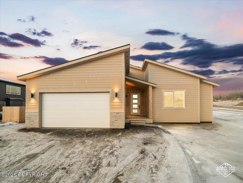 2252 S Skyward View Circle, Palmer, AK 99645