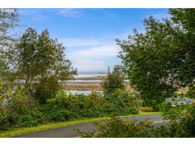 Rowe St 1800, Wheeler, OR 97147