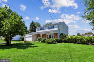 56 WHITEHALL RD, Hamilton, NJ 08690