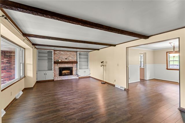 103 Sweetbriar Dr, North Strabane, PA 15317