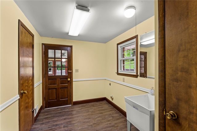 103 Sweetbriar Dr, North Strabane, PA 15317