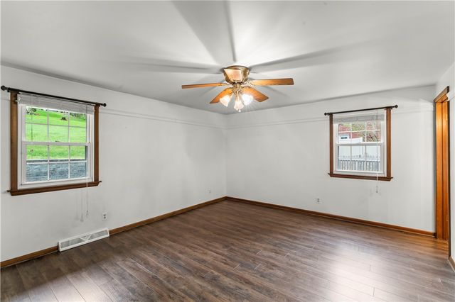 103 Sweetbriar Dr, North Strabane, PA 15317