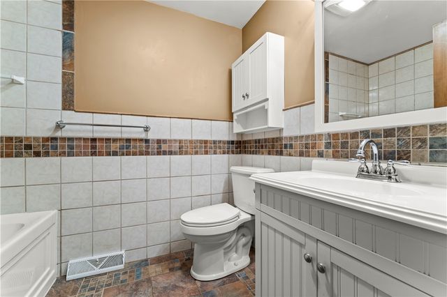 103 Sweetbriar Dr, North Strabane, PA 15317
