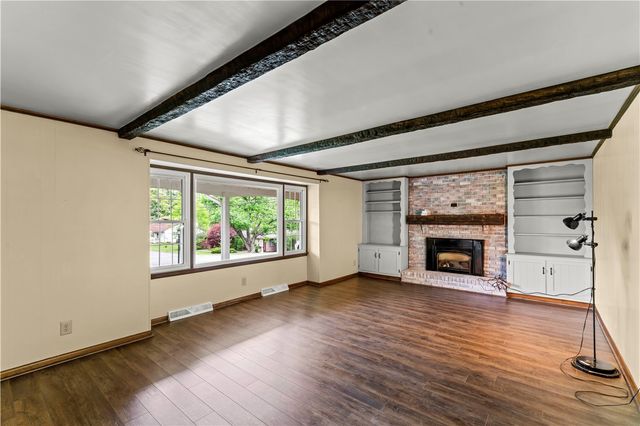 103 Sweetbriar Dr, North Strabane, PA 15317