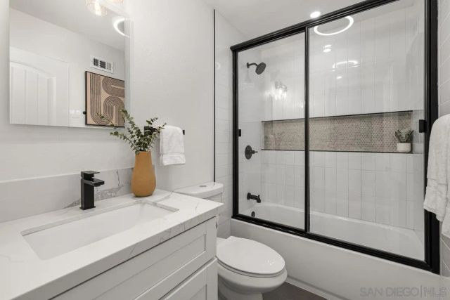 8631 Flanders, San Diego, CA 92126