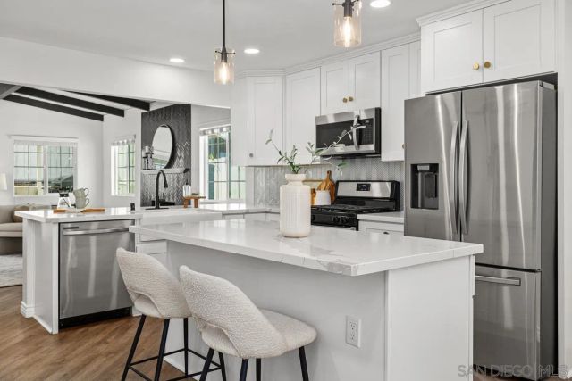 8631 Flanders, San Diego, CA 92126