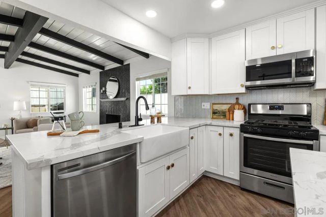 8631 Flanders, San Diego, CA 92126