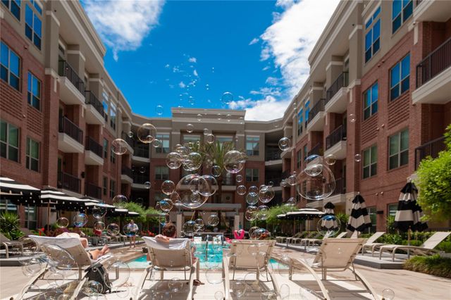160 Birdsall Street 1402, Houston, TX 77007