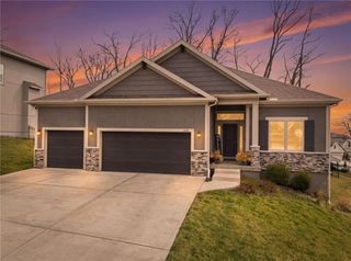 1605 NW 59th Street, Kansas City, MO 64118
