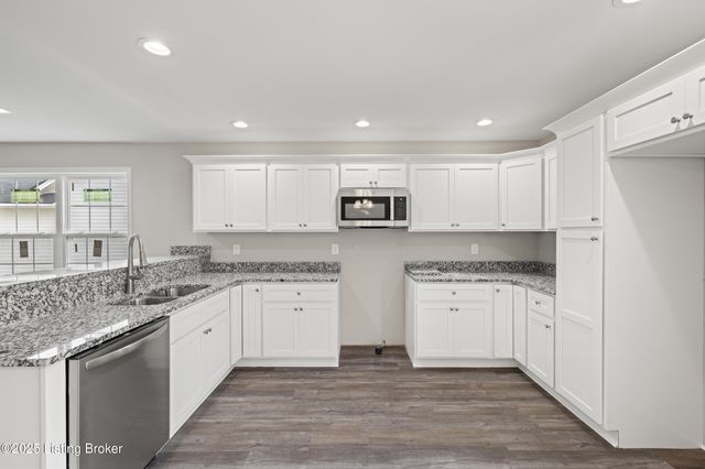 3020 Thorntree Ln, Lawrenceburg, KY 40342