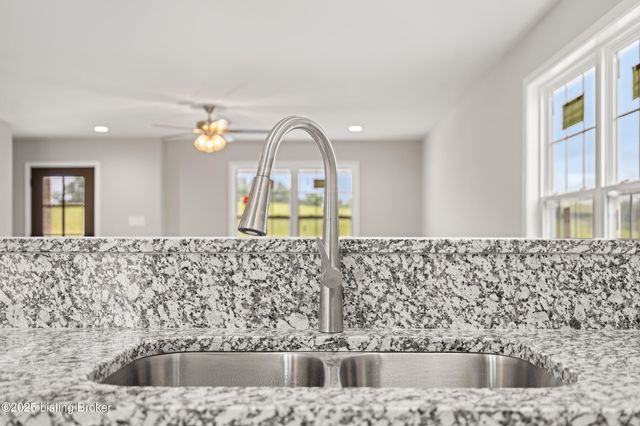 3020 Thorntree Ln, Lawrenceburg, KY 40342