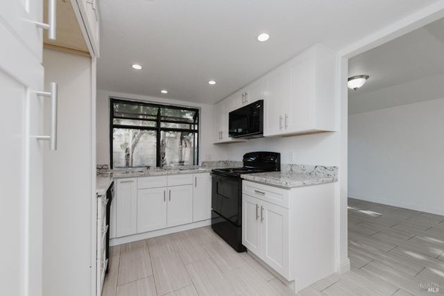 299 Shasta Dr #59, Vacaville, CA 95687