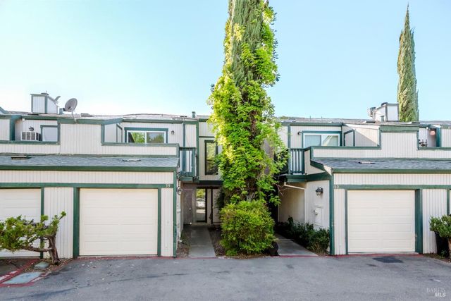 299 Shasta Dr #59, Vacaville, CA 95687